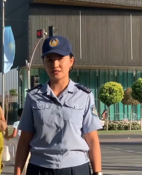 Қызды байлап, аузын байлаңыз